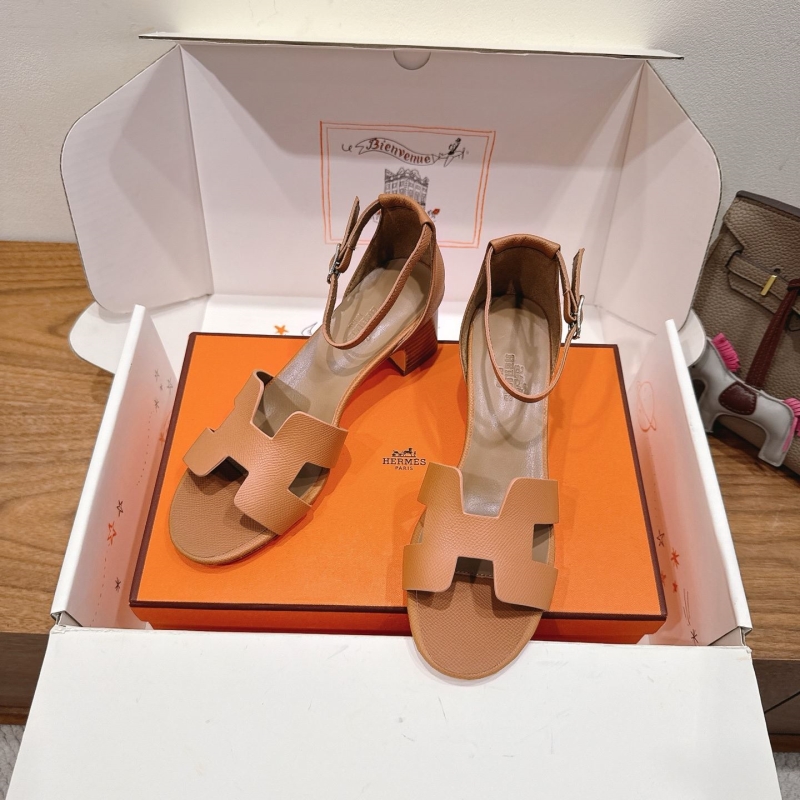 H**me5 sandals
